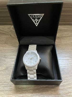 Jam Tangan Wanita Putih Guess