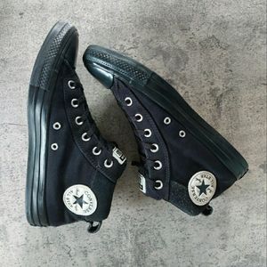 Sepatu Converse All Star full black