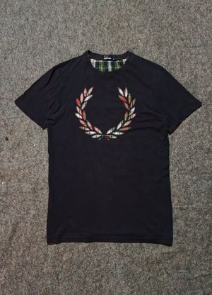 Kaos Fred Perry Big Logo