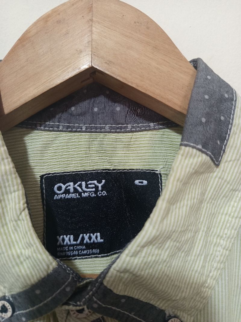 BNWT Oakley kemeja lengan pendek, foto 2