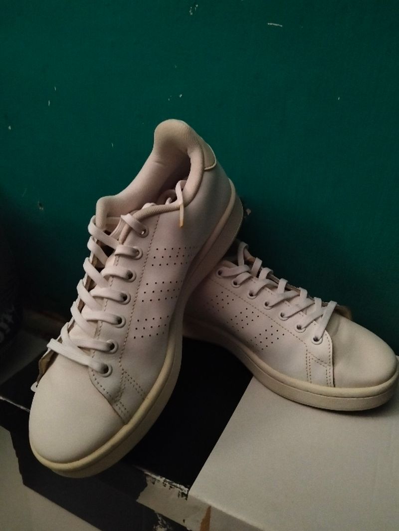 Adidas bergambar bunga, foto 2