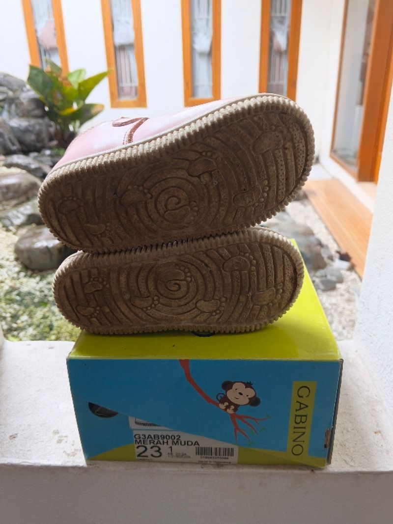 Preloved sepatu sendal anak perempuan, foto 2
