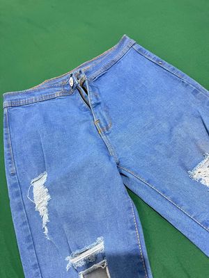 ✨ PRELOVED SKINNY JEANS WANITA – LIGHT BLUE RIPPED ✨