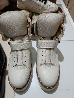 Sepatu kulit wanita CHOACH