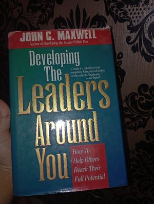 Original Import Buku Developing the Leaders Around You John