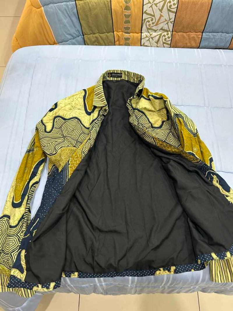 Kemeja Batik Lengan Panjang — Preloved, foto 2