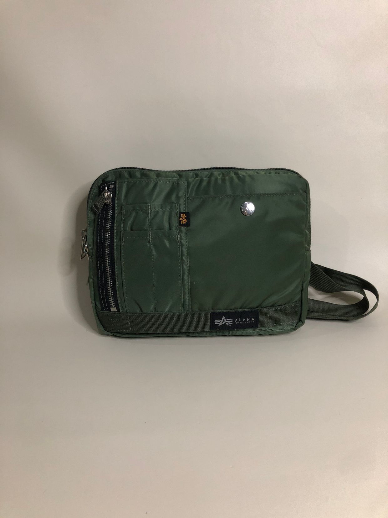 Alpha Industries Casual Bag Pria green, foto 2