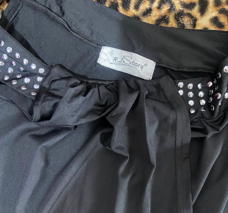 Thrift - 2000’s black draped beaded one shoulder top, foto 2