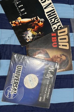 PRELOVED VINYL NELLY DILEMA, GNR SILENT SHOTS, TITIEK PUSPA