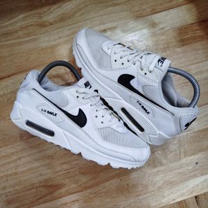 Nike Casual Sneakers Pria white black