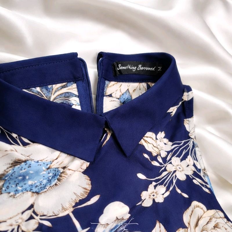 PRELOVED SOMETHING BORROWED NAVY WITH FLOWER SIZE M, foto 3