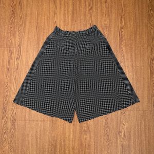 Dot pattern // polka short