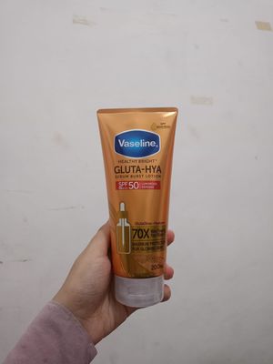 Vaseline Gluta-Hya SPF 50++ 200ml