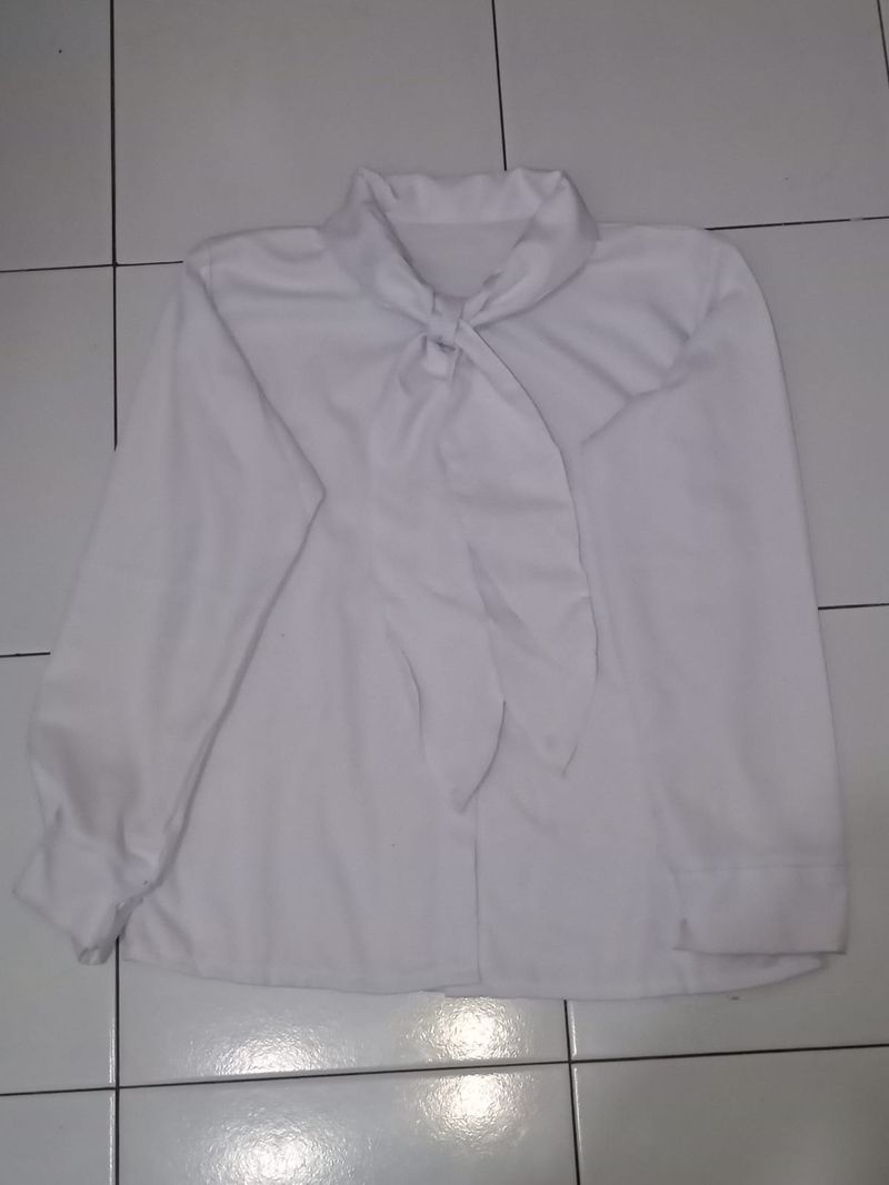 White Blouse with little bow, foto 2