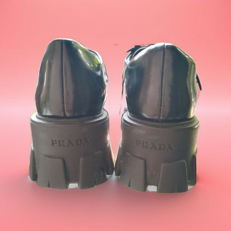 Prada black monolith lace up loafers, foto 3