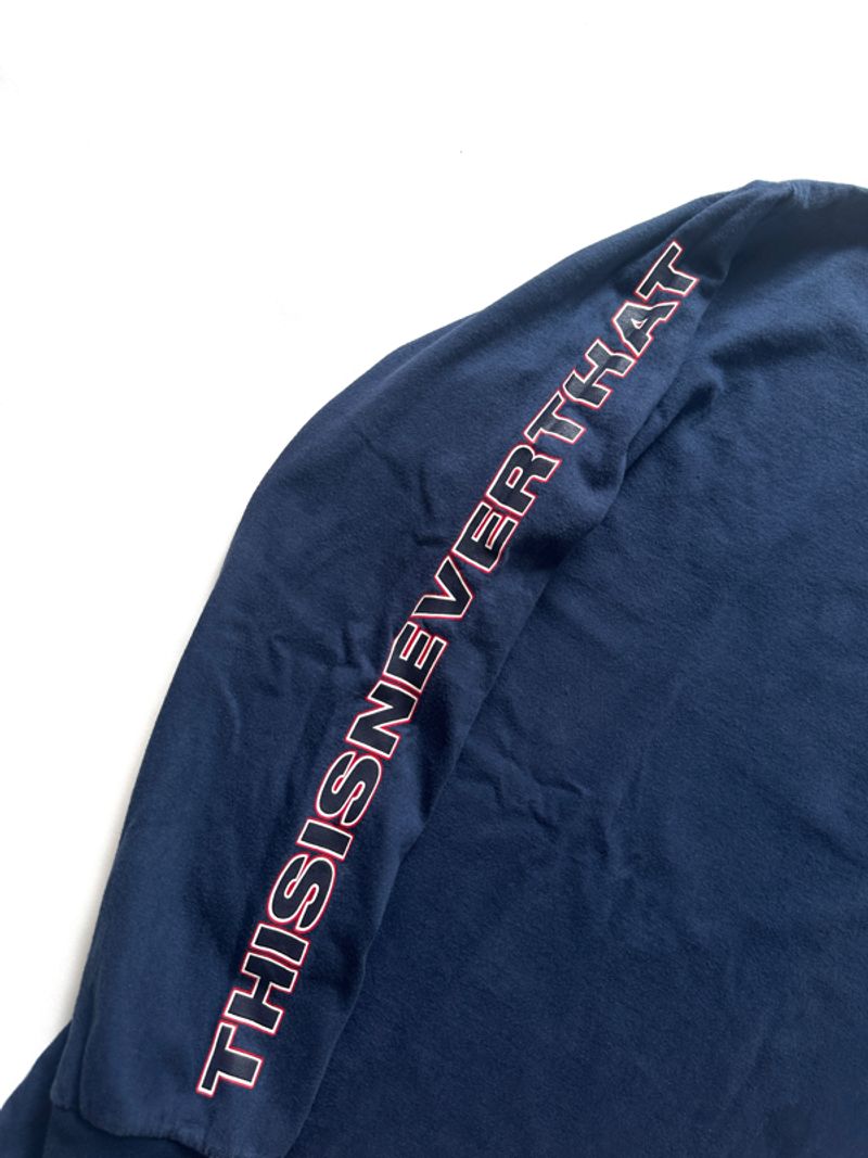 THISISNVRTHAT TVES L/S Tee - Navy, foto 3