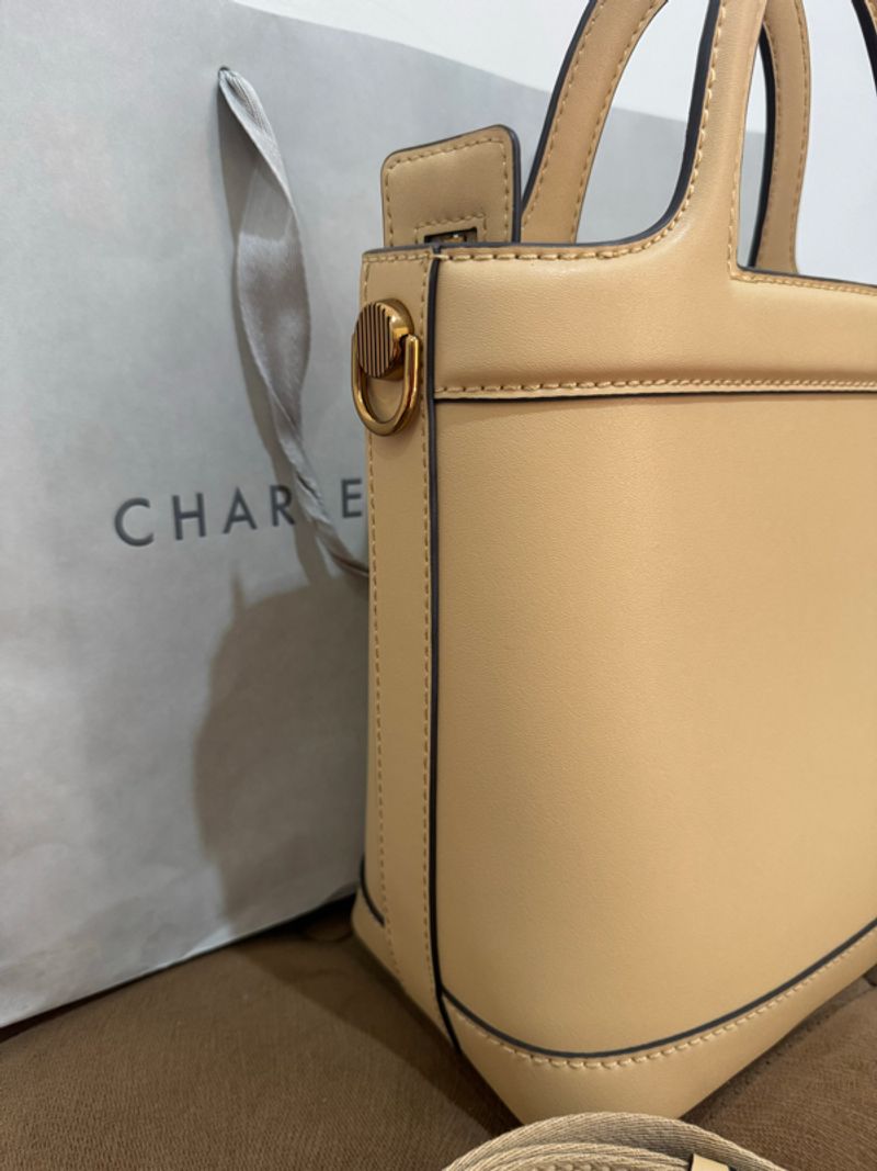 Charles & keith, foto 3
