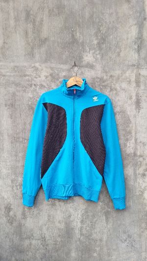 Tracktop adidas esssnsial