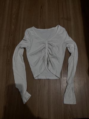 Kaos CropTop Knit Kancing Depan Serut Lengan Panjang