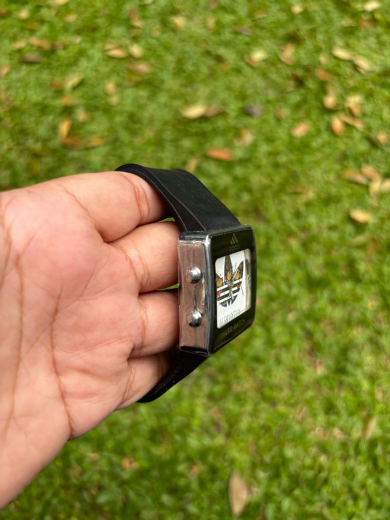 JAM ADIDAS KALIMANTAN, foto 3