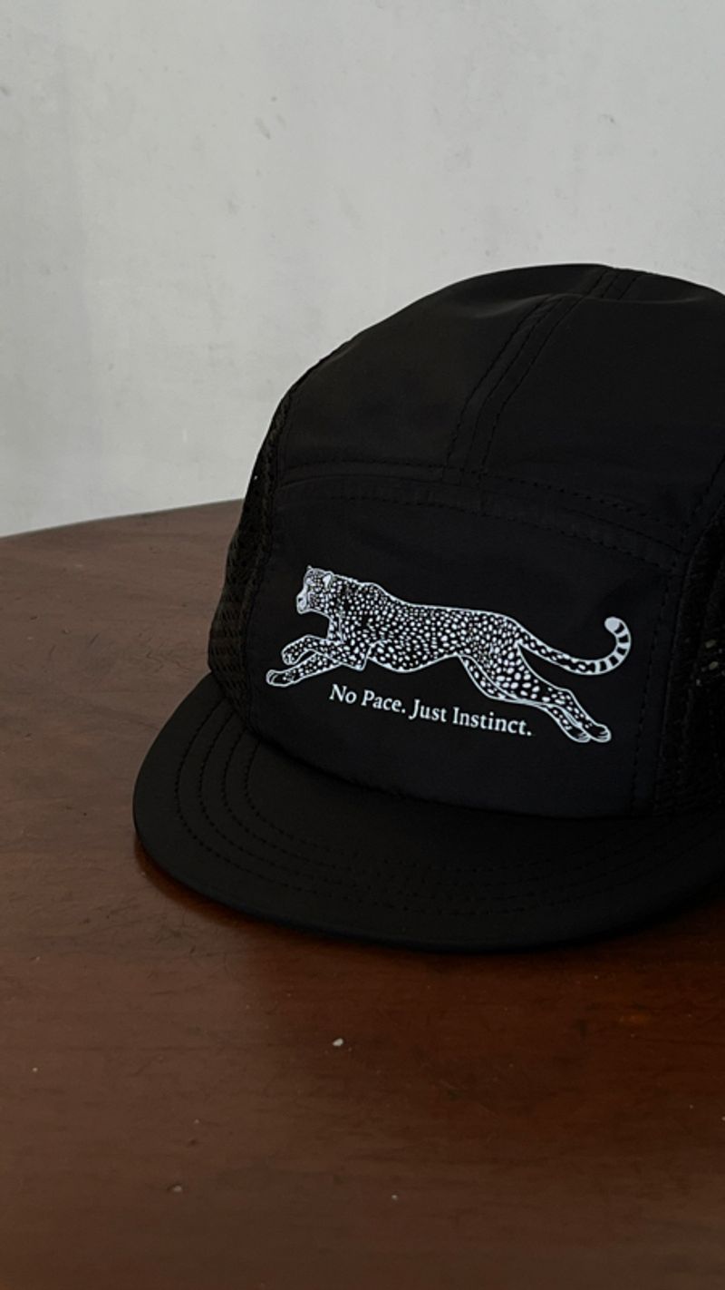 BADLUCKNEVERLEAVES “NO PACE, JUST INSTINCT” RUNNING CAP, foto 3