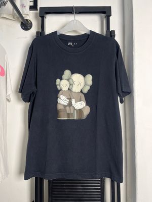 Tee UNIQLO UT x KAWS
