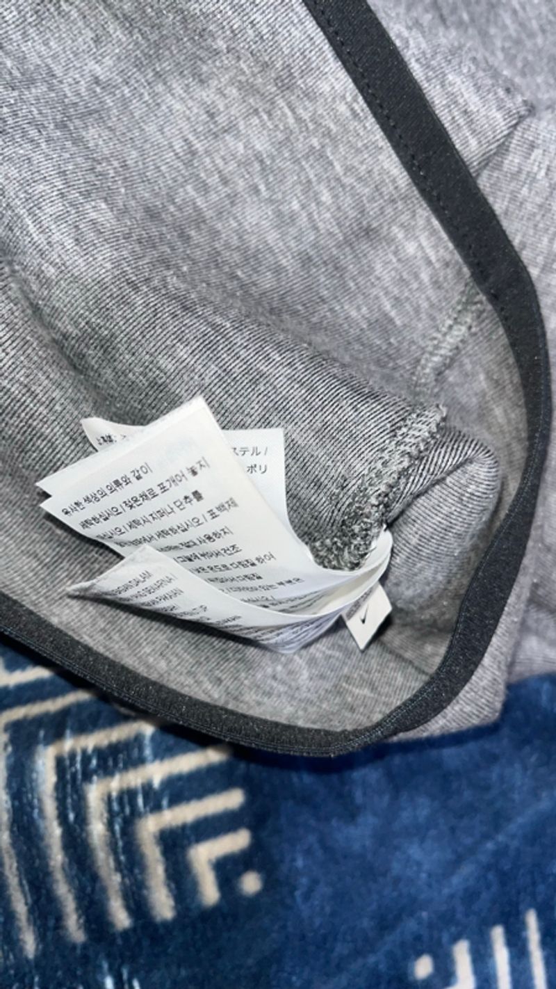 Nike Tech Fleece Full-Zip Windrunner Hoodie in gray, foto 3