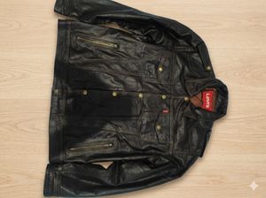 Jaket kulit domba Levi's