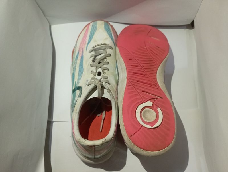 Sepatu Futsal Putih Ortuseight Catalyst Hyperion In Pink, foto 3