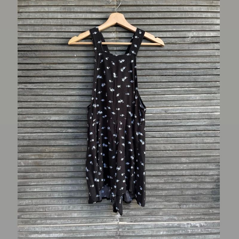 J117 - Outer Playsuit Skort Floral BW, foto 2
