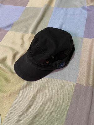 Topi hitam