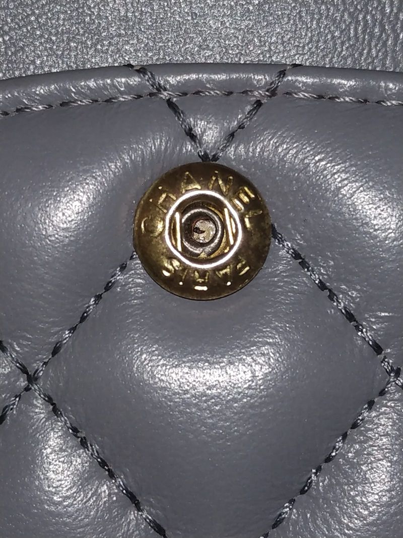 Chanel classic medium double flap in light gold hardware, foto 10