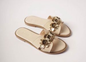 Luxury Minimalist Sandals & slide Wanita cream
