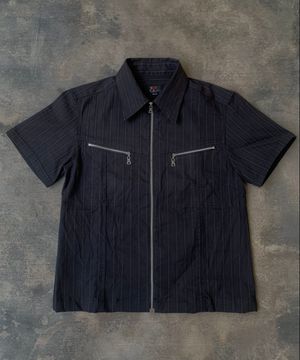 Black boxy shirt ziper