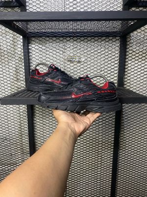 Nike Intiator Black Red Size 41.5 | 26cm