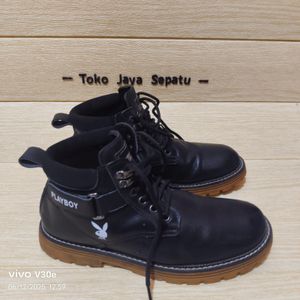Sepatu Play Boy High
