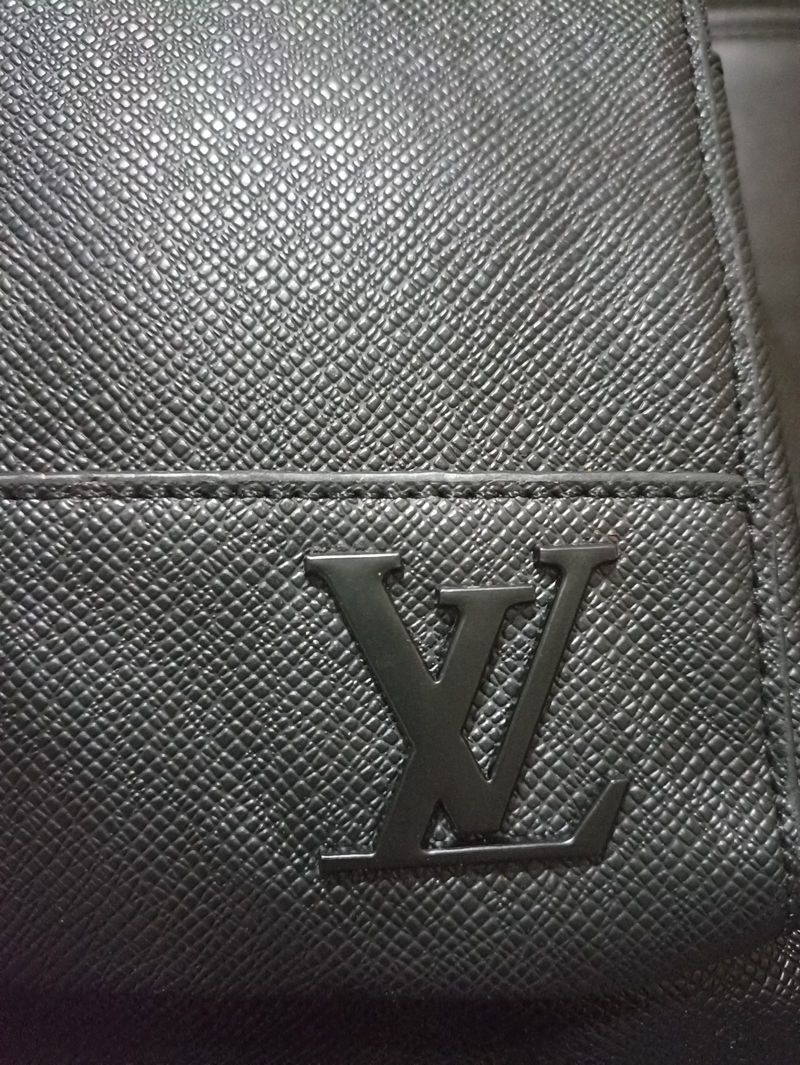 preloved ransel backpack LV hitam, foto 10