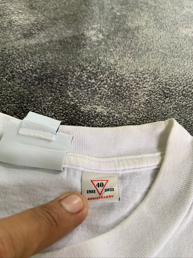 Pleasures x Guess Annivesary Tee, foto 5