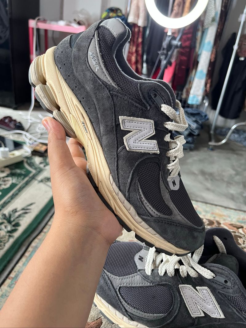 SEPATU NB 2002R LIKE NEW!!!, foto 2