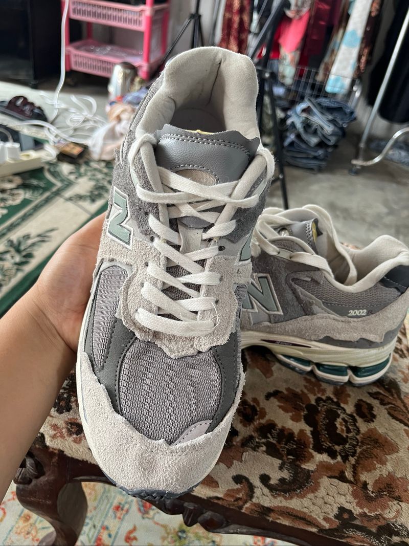 SEPATU NB 2002R LIKE NEW, foto 4