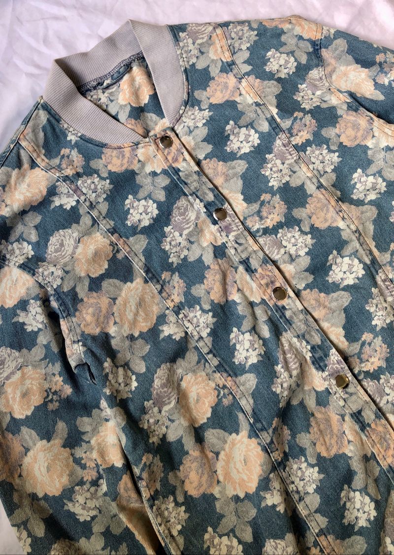 GU Blue Denim Jacket Pattern Floral, foto 3