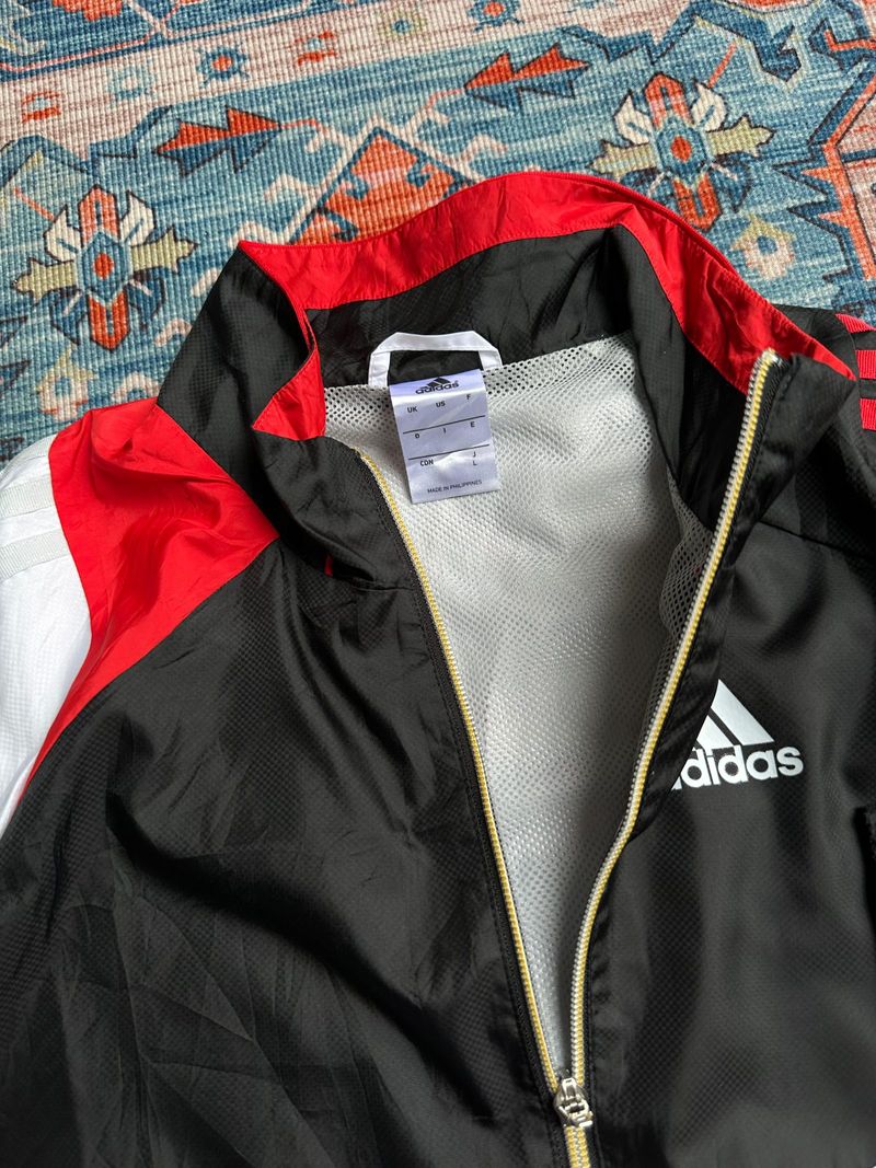 Adidas Colourblock Hitam Merah Putih, foto 4