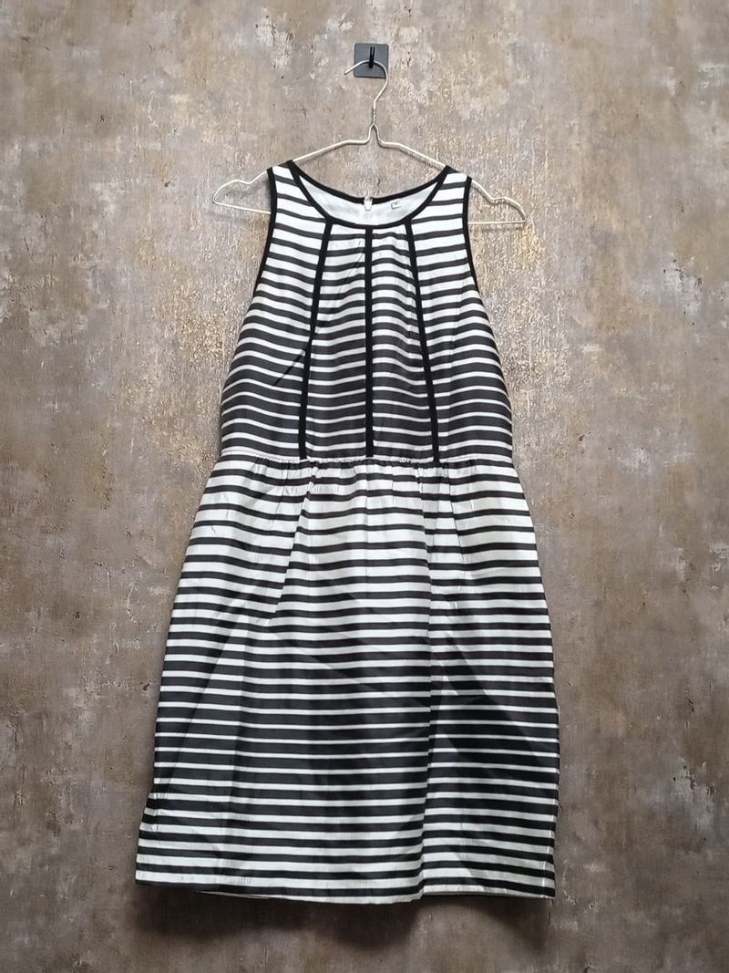 Gray Black Line Dress Ukuran M, foto 4