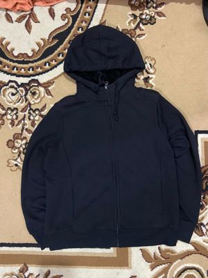 uniqlo sherpa hitam pekat