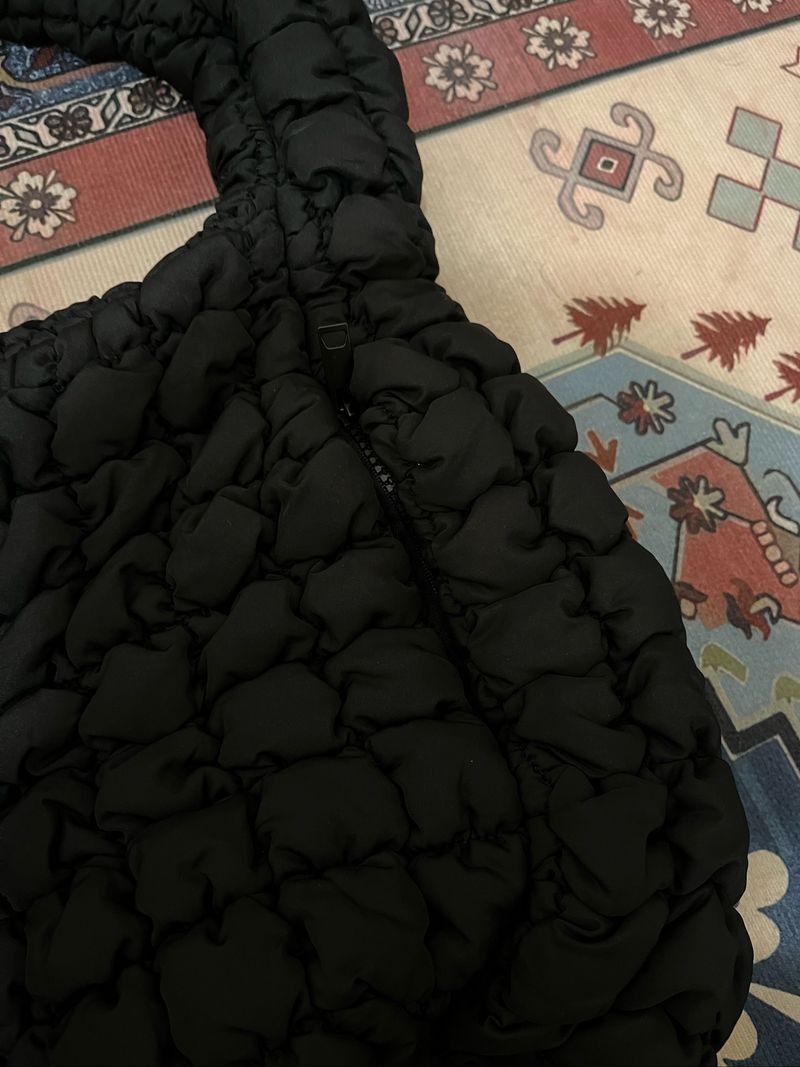 COS QUILTED SHOULDER BAG BLACK, foto 6