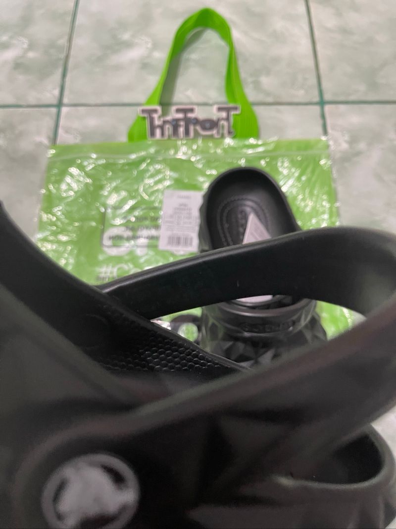 crocs geometri black size 41-42, foto 3