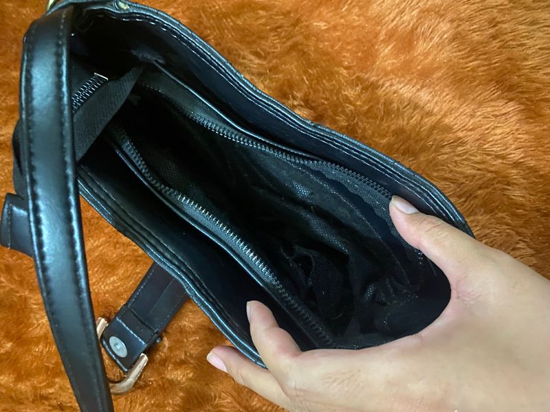 Tas hitam besar, foto 2