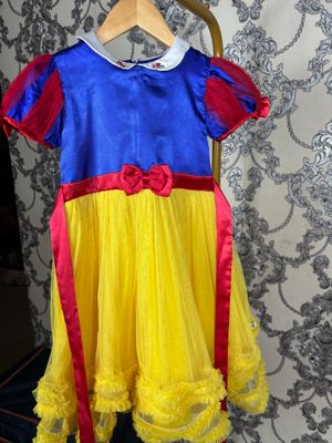 Dress princess snow white
