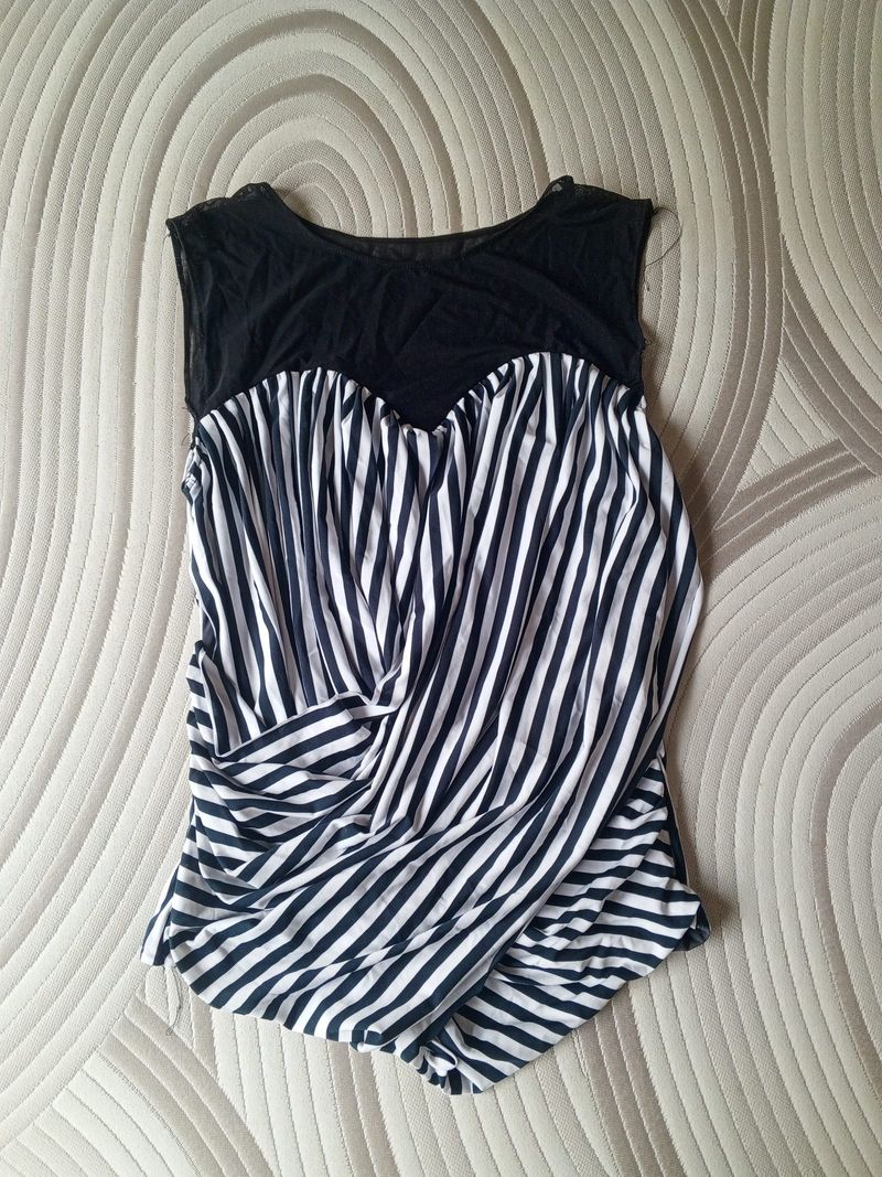 SET : Yellow Turtle Neck & Black and White Stripes Tank Top, foto 2