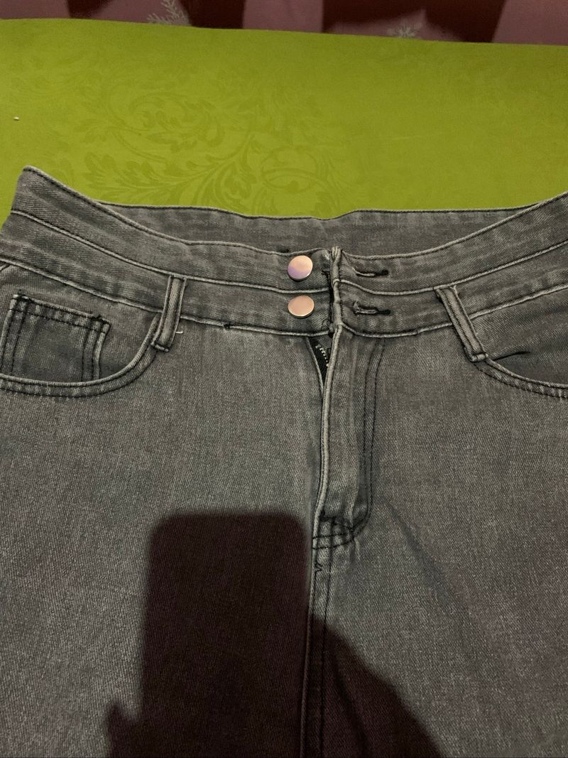 levis wanita hitam, foto 4